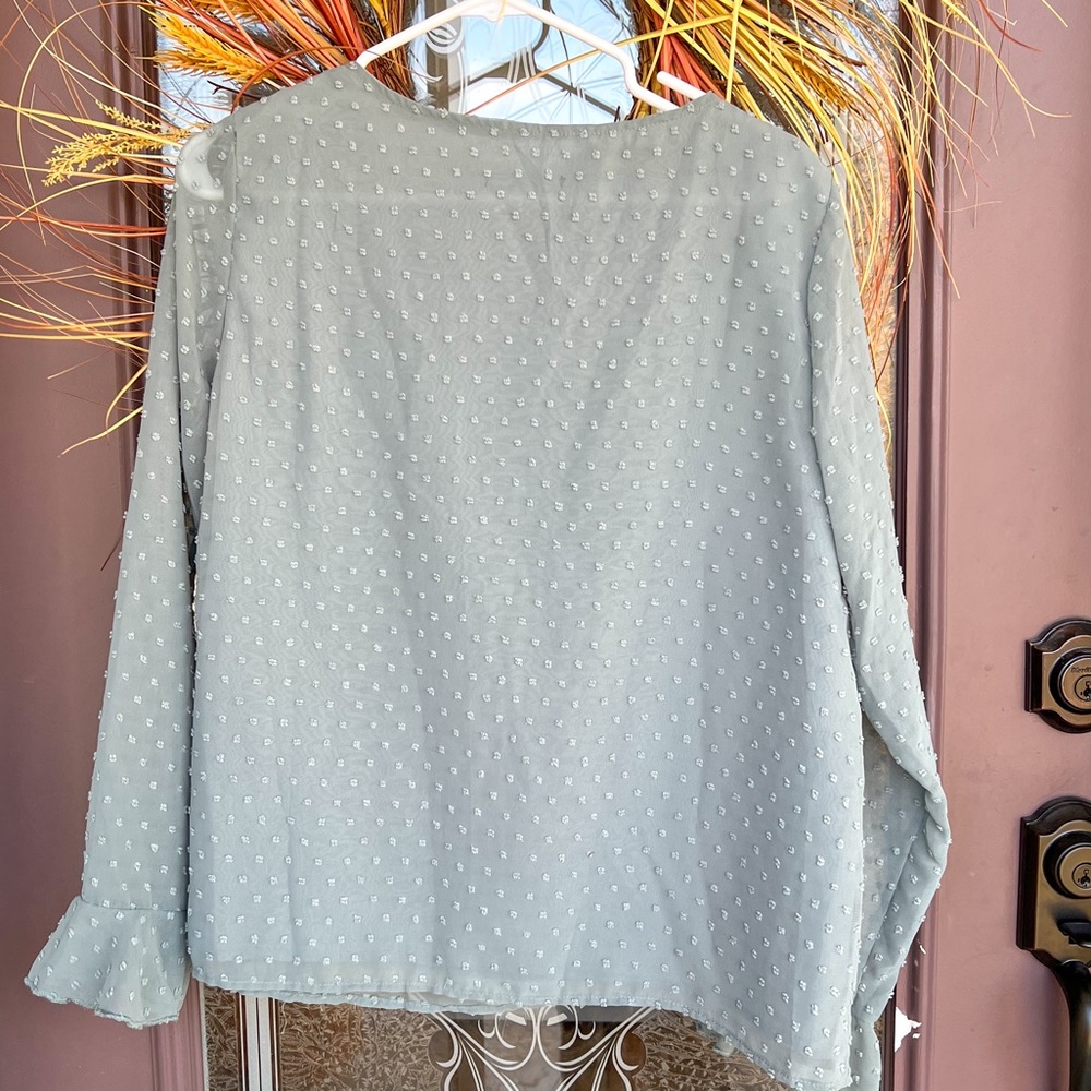 Two Shein Tops - Picture 3 of 7
